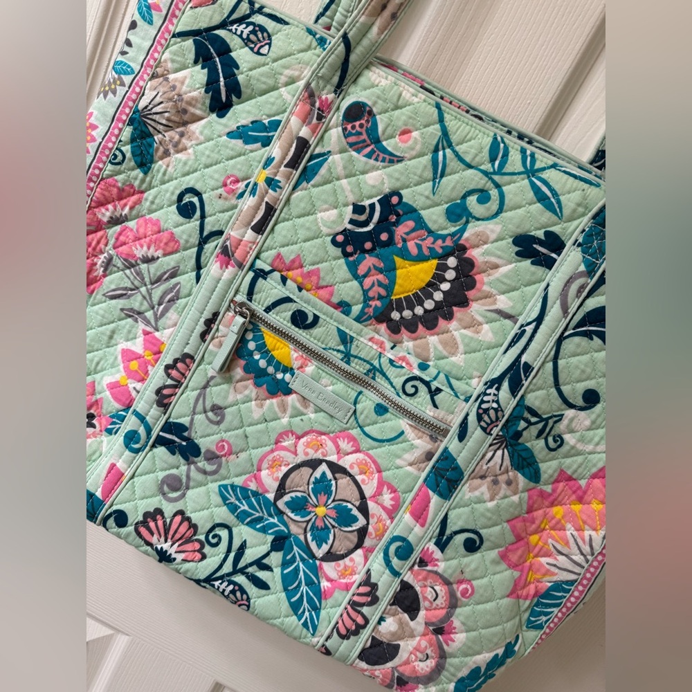 EUC Vera Bradley Large Vera Tote